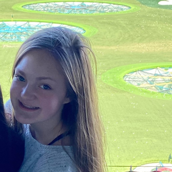 Meet your Posher, Kara - Picture 1 of 1